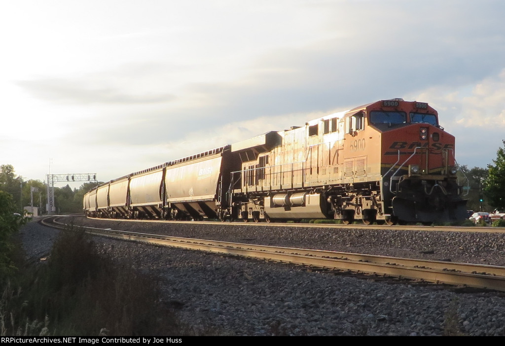 BNSF 5900 DPU